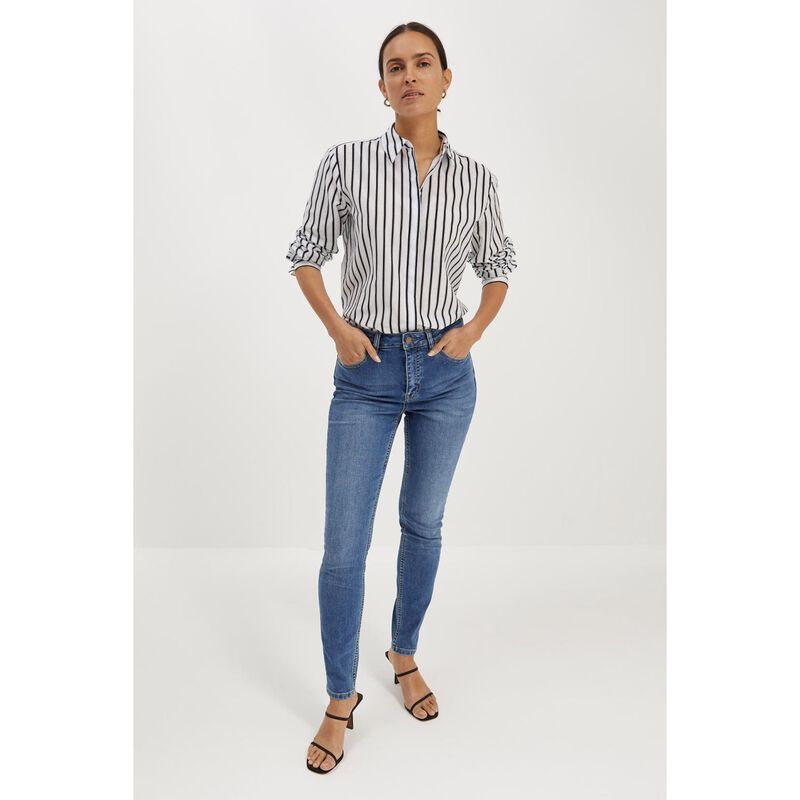 SABA Cora Boyfriend Shirt image number 3